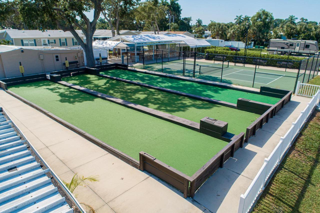 Groves Rv Resort Harlem Heights Экстерьер фото